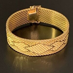 18k Gold Plated 1970s Italian Style Articulated Flat Textured Modernist Gold Pla